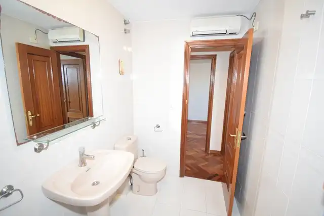 Baño de Dúplex en venta en A Coruña Capital  con Calefacción, Parquet y Horno