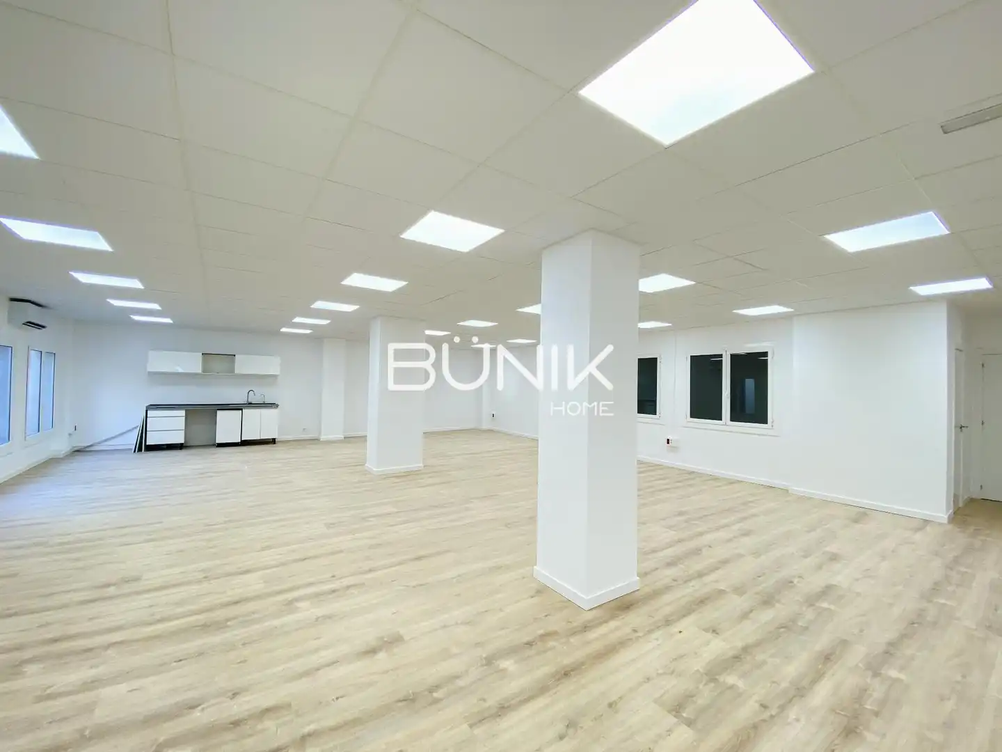 Office for rent in Barcelona  with Air Conditioner