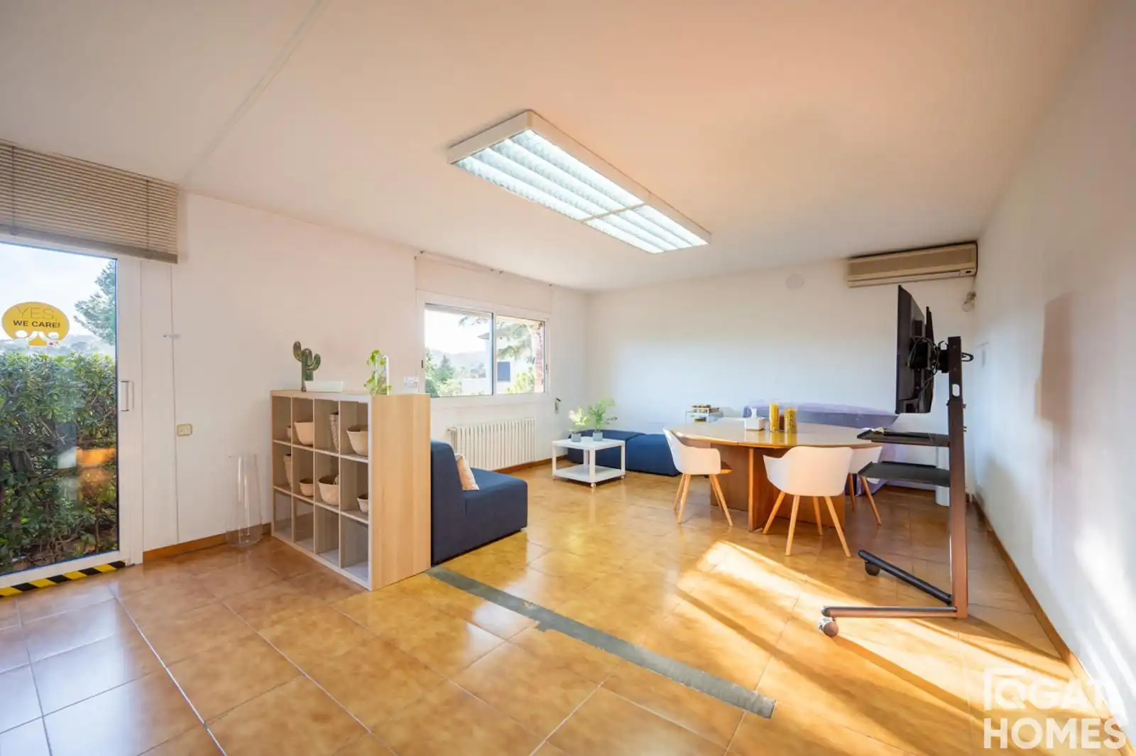 Living room of Houses for sale in Sant Cugat del Vallès  with Air Conditioner, Heating and Alarm