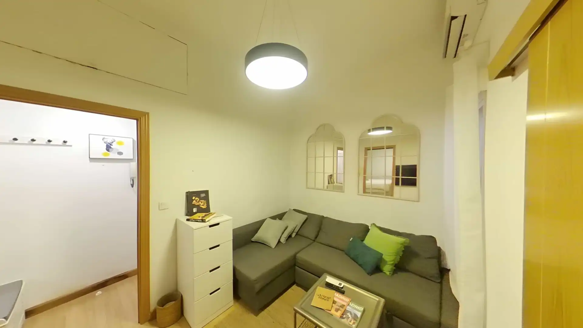 Flat with lift to rent in Calle del Conde Duque
