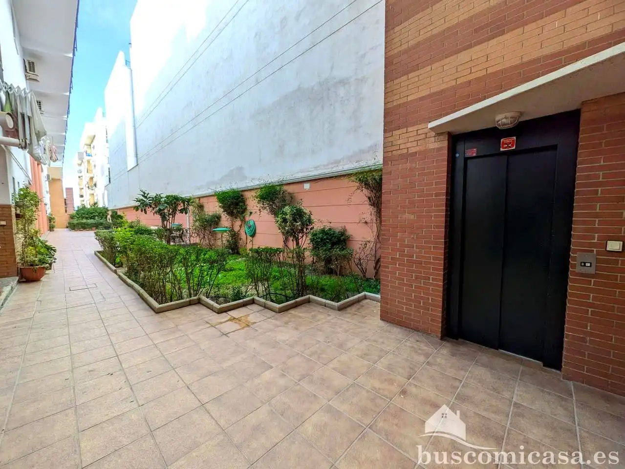 Vista exterior de Dúplex en venda en Linares amb Aire condicionat