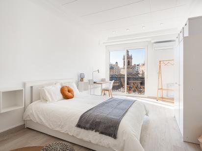 Bedroom of Flat to share in  Valencia Capital  with Balcony