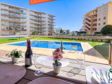 Pis amb piscina en venda a Carrer Cap Blanc 7