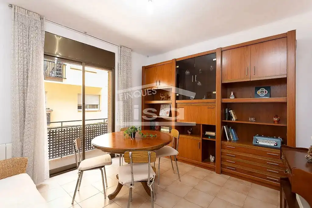 Piso con terraza en venta en Carrer d'Enric Casanovas, imagen 2