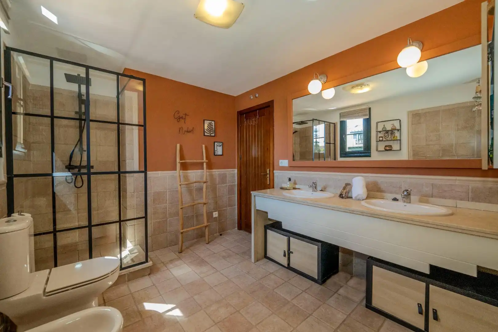 Baño de Casa adosada en venta en Ayamonte con Aire acondicionado, Calefacción y Jardín privado