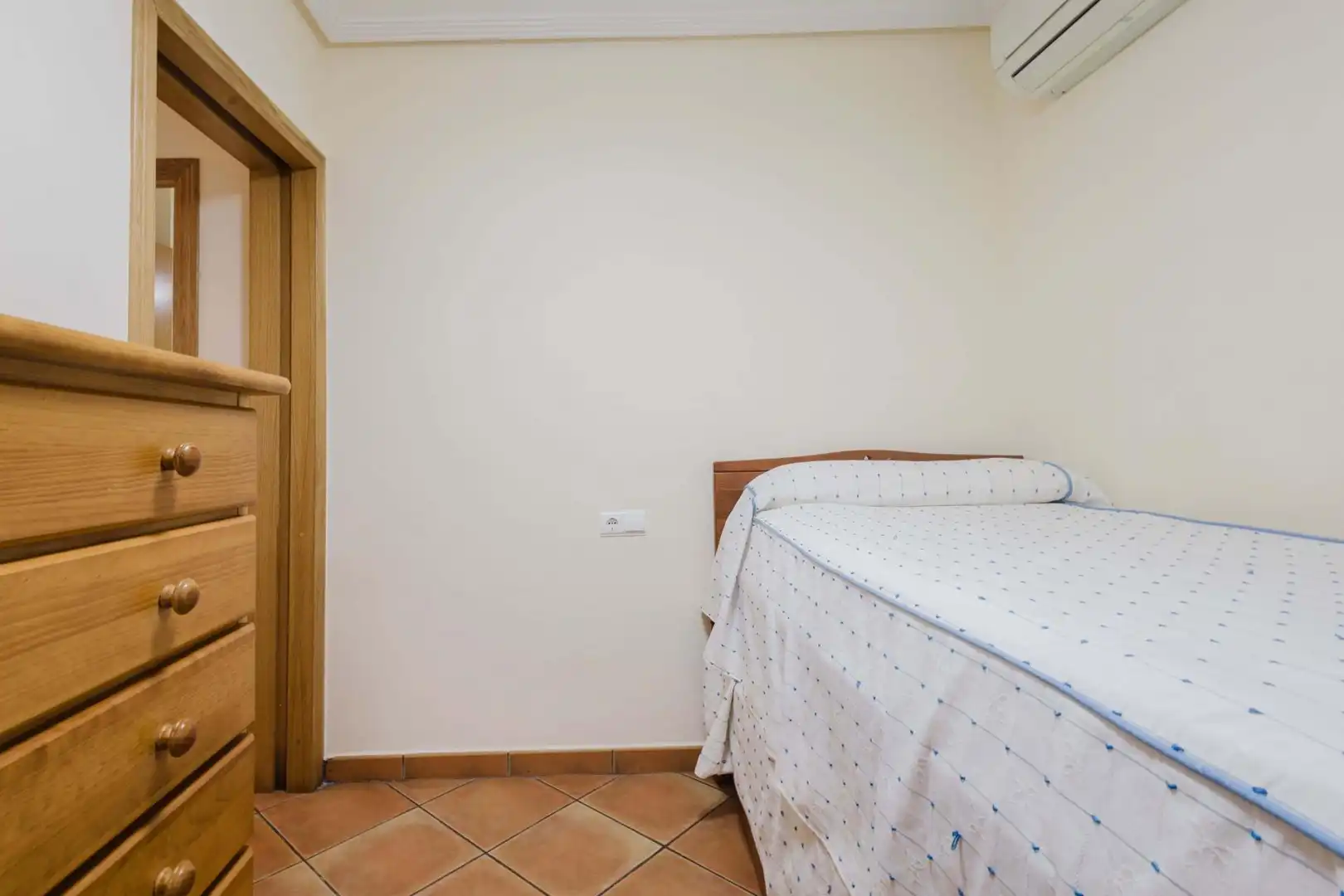Habitación de Apartamento en venta en Torrevieja con Jardín privado