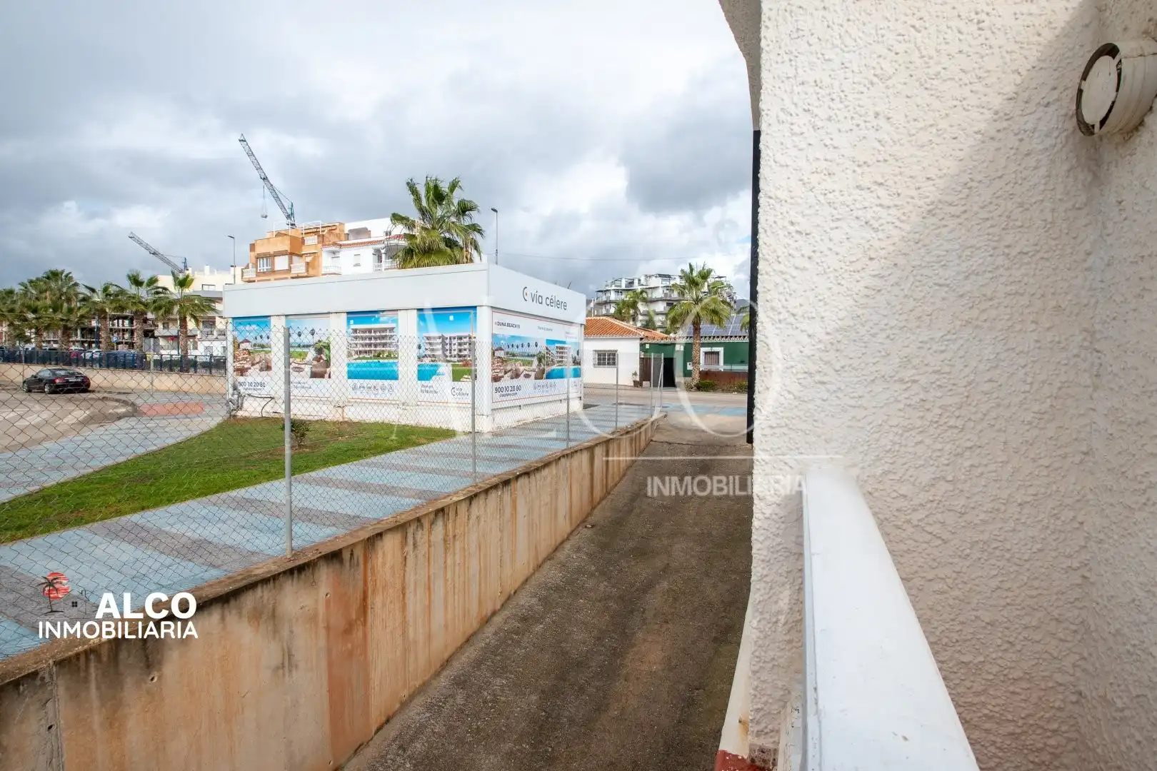 Vista exterior de Casa o xalet en venda en Torrox amb Terrassa