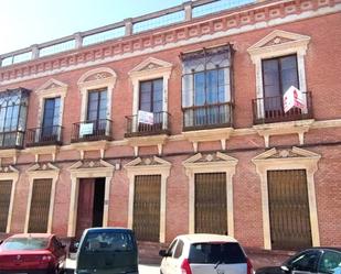 Vista exterior de Casa o xalet en venda en Azuaga amb Jardí privat i Alarma