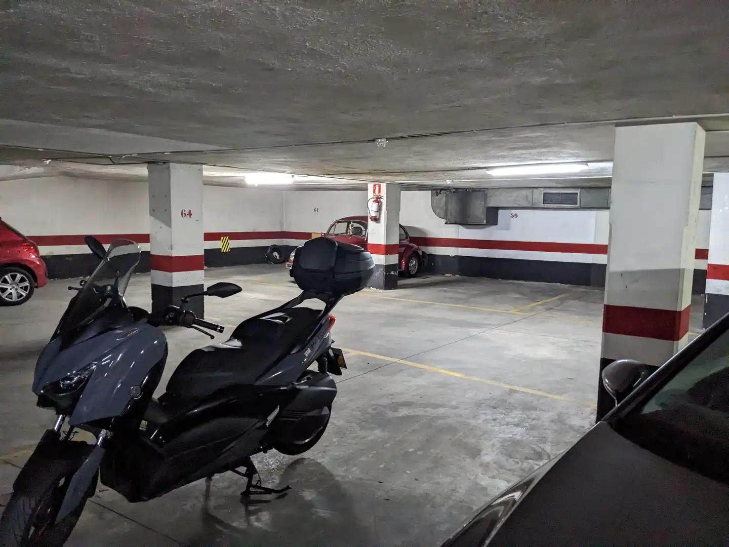 Garage for rent in Carrer de Berlín, 57, Barri de les Corts
