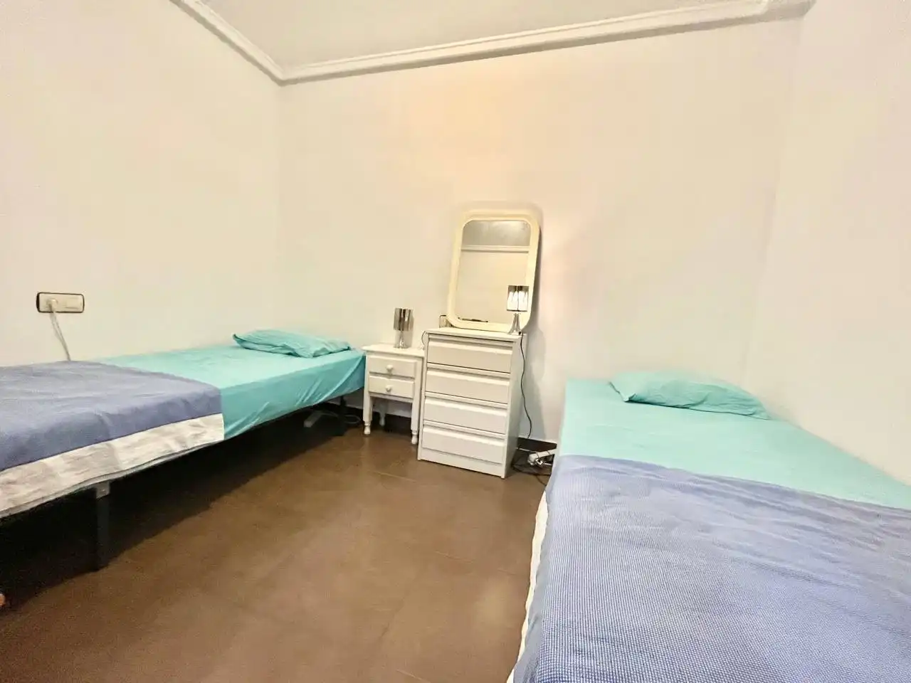Habitación de Planta baja de alquiler en Torrevieja con Aire acondicionado, Calefacción y Jardín privado