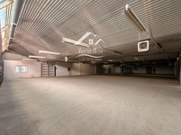 Industrial building to rent in Villaverde a vallecas