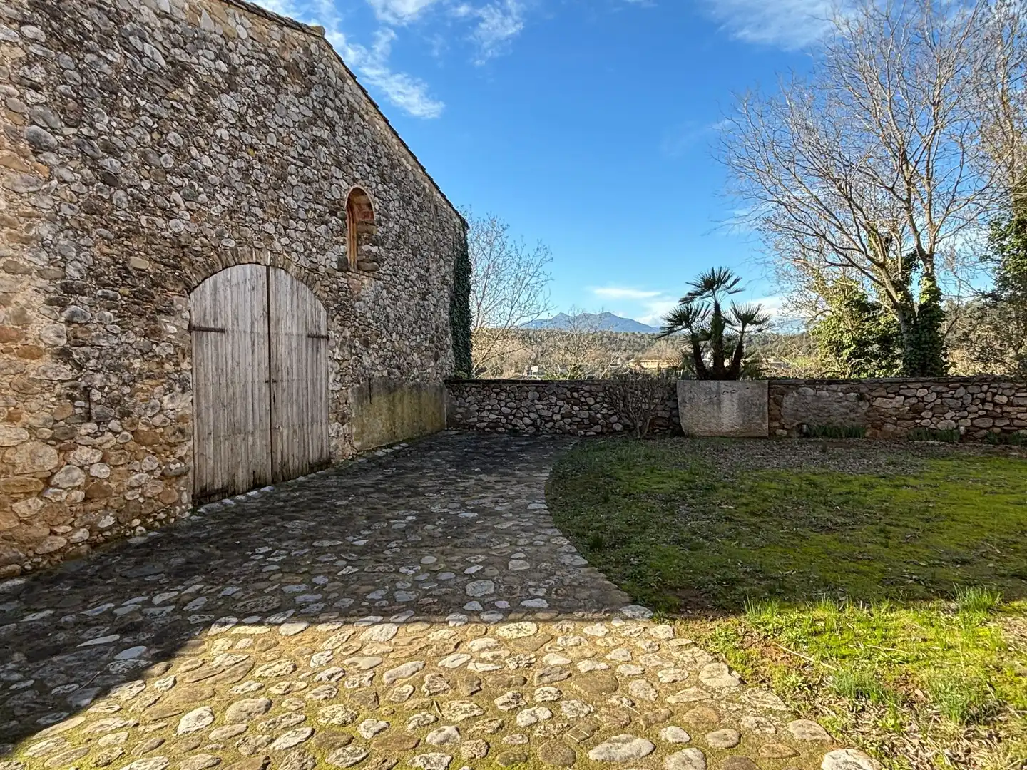 Vista exterior de Finca rústica en venda en Cabanelles amb Calefacció, Jardí privat i Terrassa