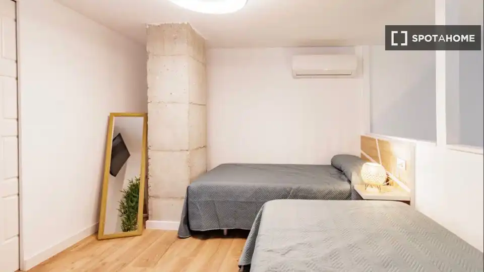 Bedroom of Flat for rent in Valencia  with Air Conditioner, Heating and Furnished