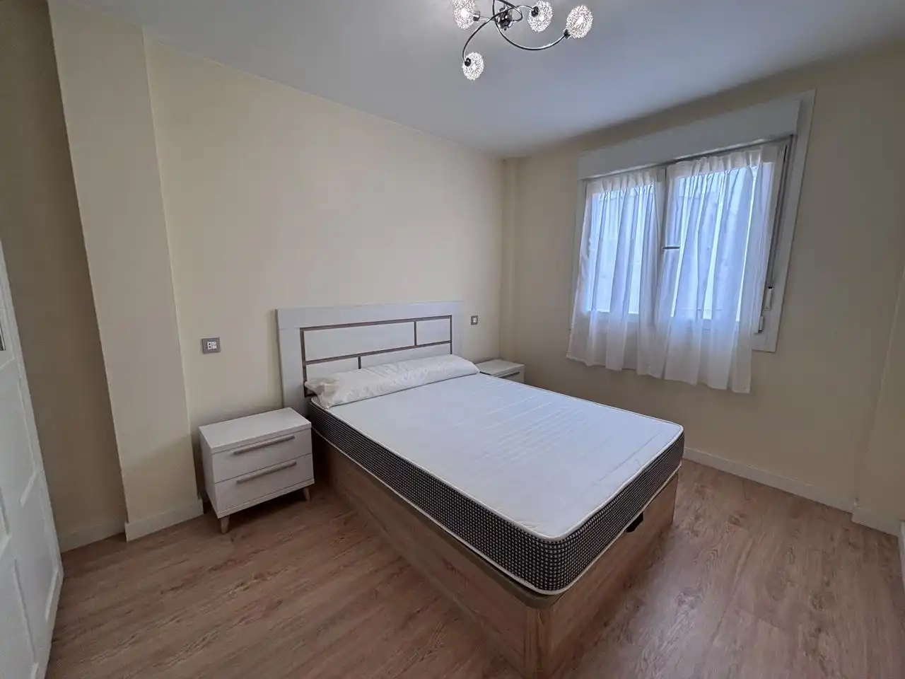 Schlafzimmer von Wohnung zur Miete in Gijón  mit Heizung und Möbliert