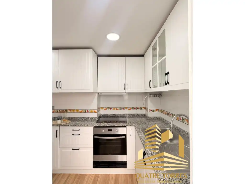 Flat with terrace for sale in Calle Cieza