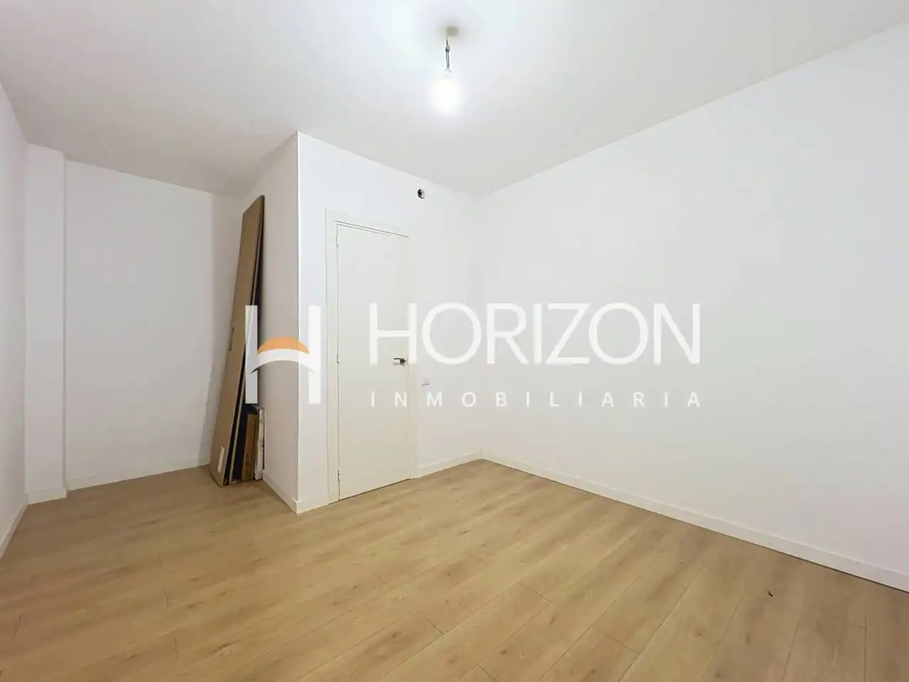 Piso en venta en Barcelona con Parquet, Trastero y Amueblado