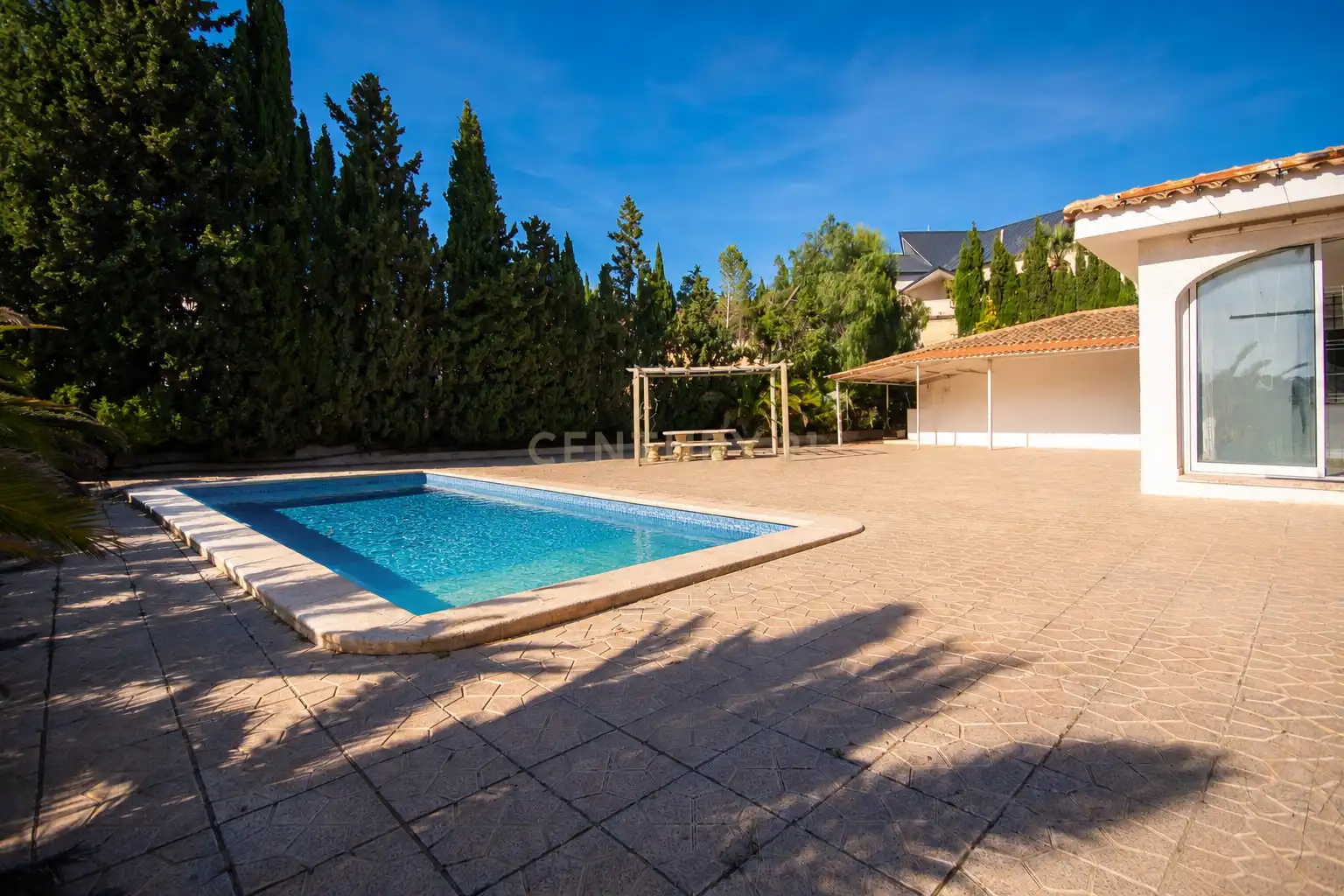 Piscina de Casa o chalet en venta en Alicante / Alacant con Jardín privado, Trastero y Piscina