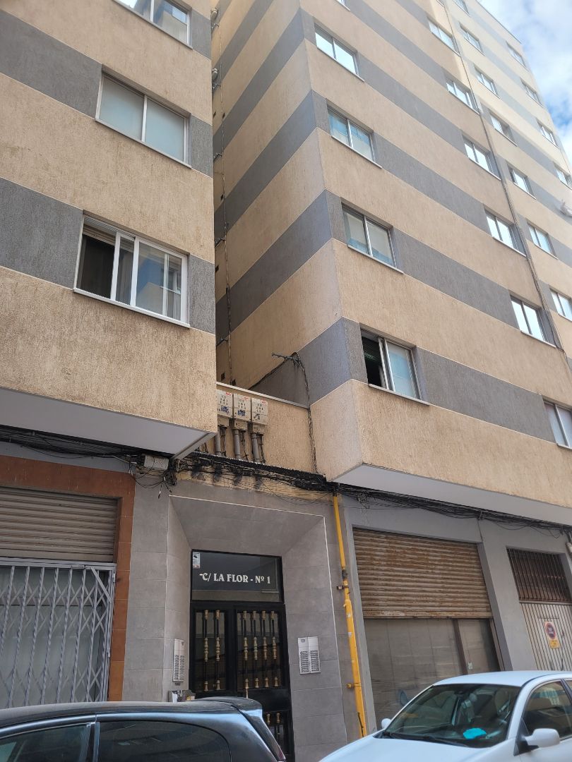 Vista exterior de Pis en venda en Soria Capital  amb Parquet, Moblat i Forn