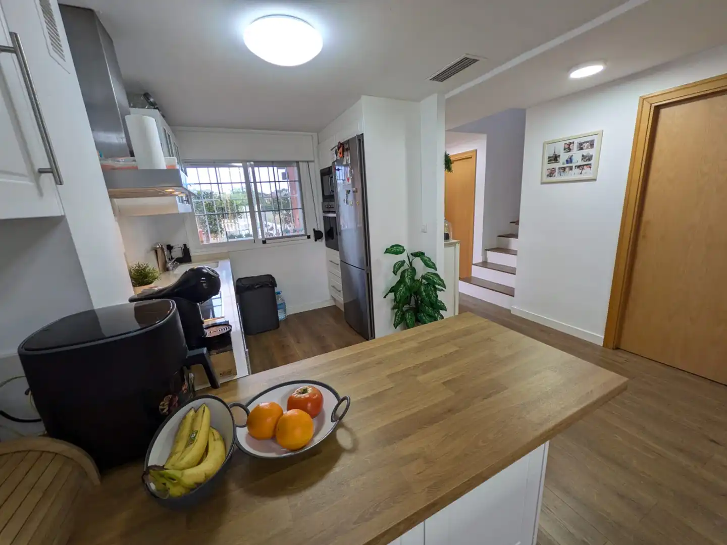 Cocina de Casa adosada en venta en La Pobla de Vallbona con Aire acondicionado, Calefacción y Jardín privado
