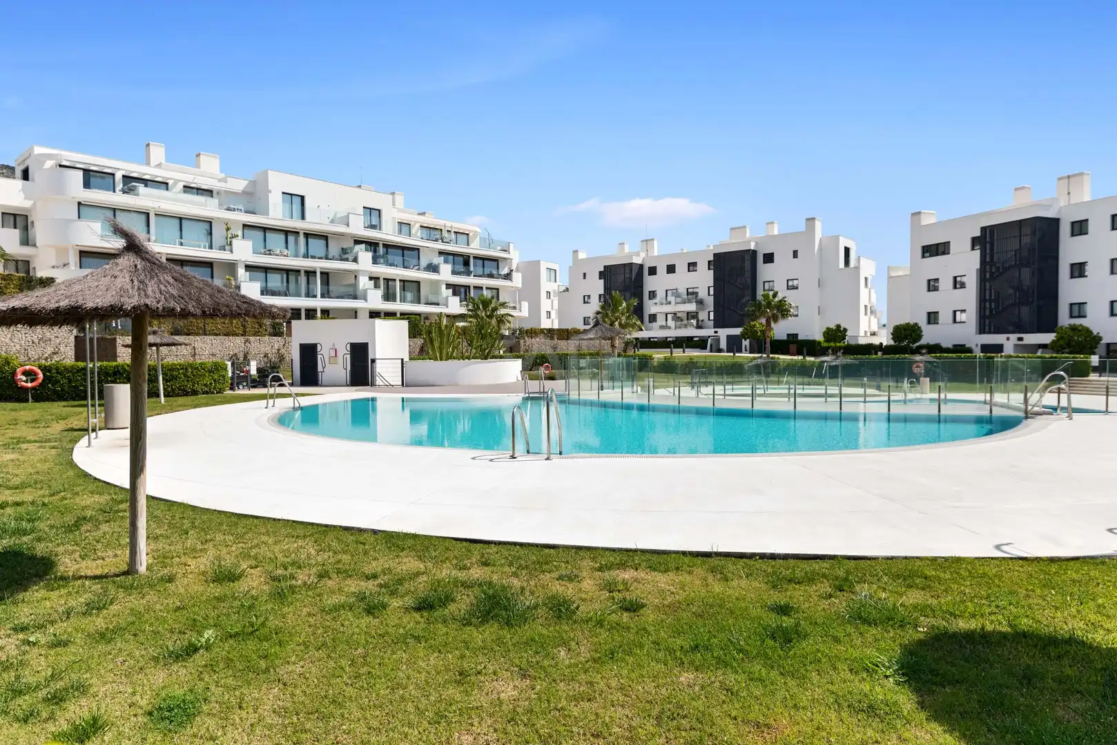 Piscina de Piso de alquiler en Fuengirola con Aire acondicionado, Calefacción y Terraza