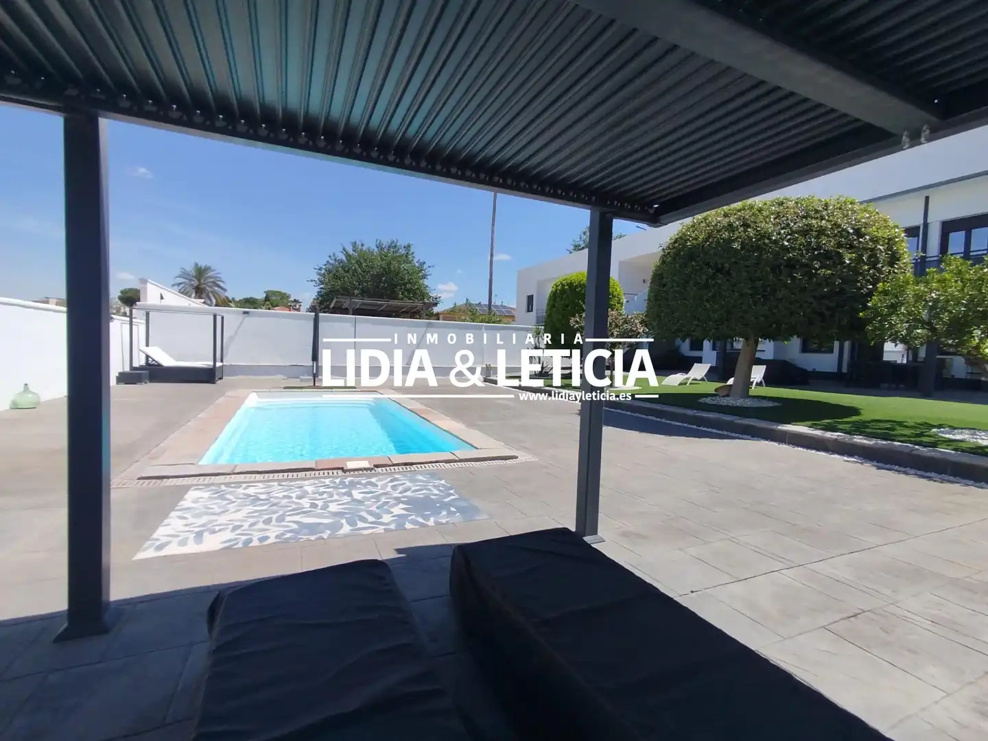 Piscina de Casa o xalet en venda en Alcalá de Guadaira