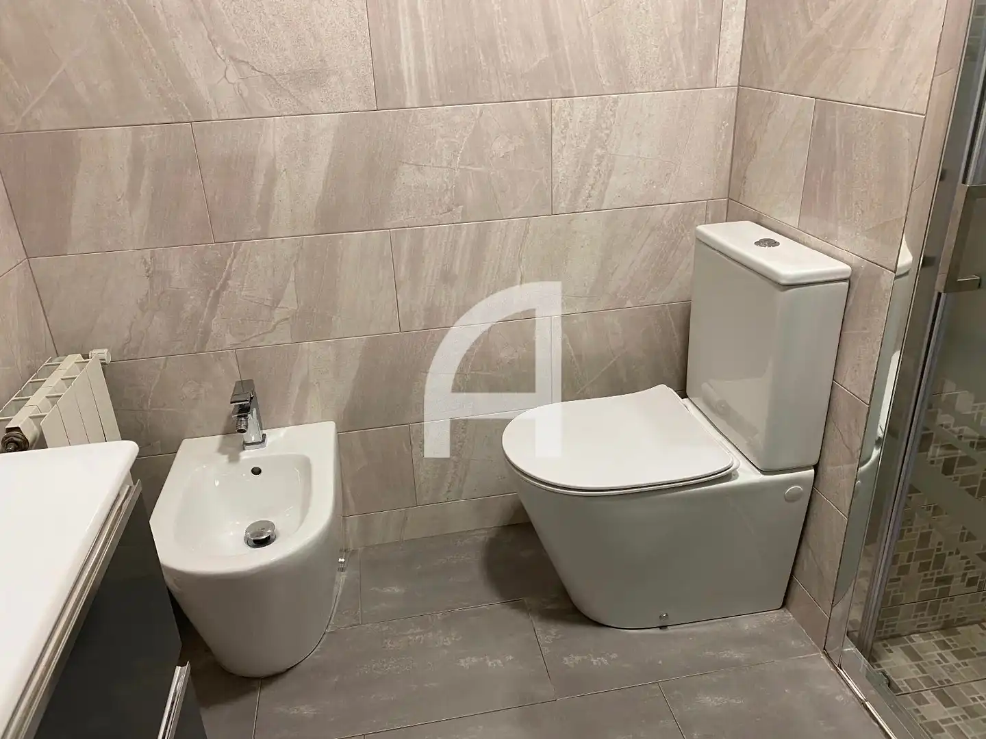 Bathroom of Flat for sale in Terrassa  with Air Conditioner, Heating and Terrace