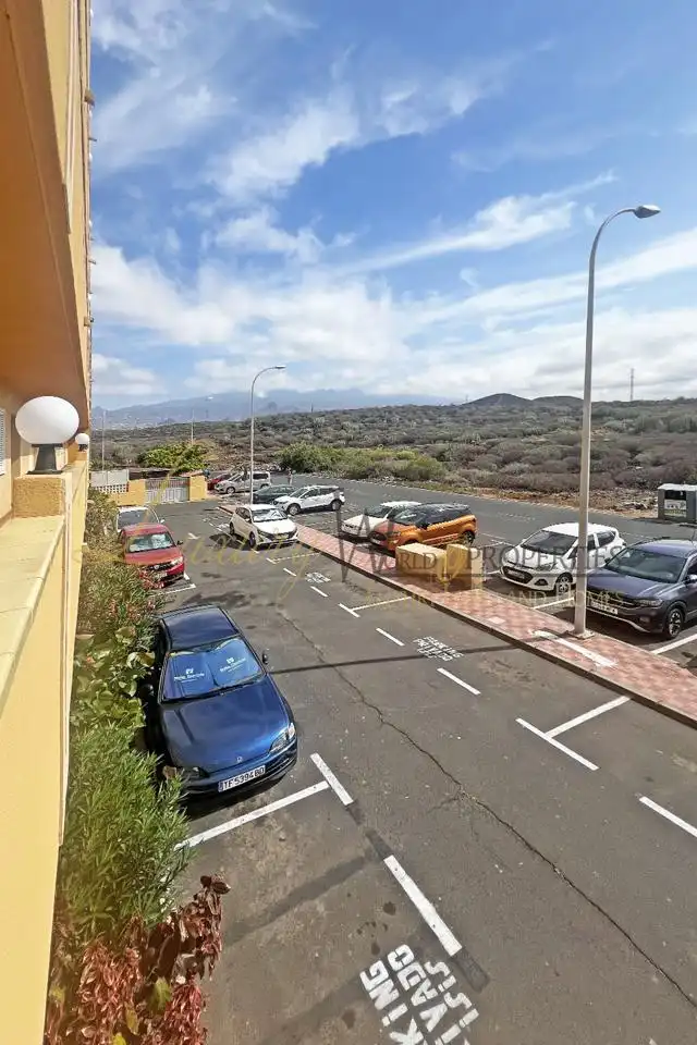 Parking de Apartamento en venta en Arona con Terraza, Amueblado y Piscina comunitaria