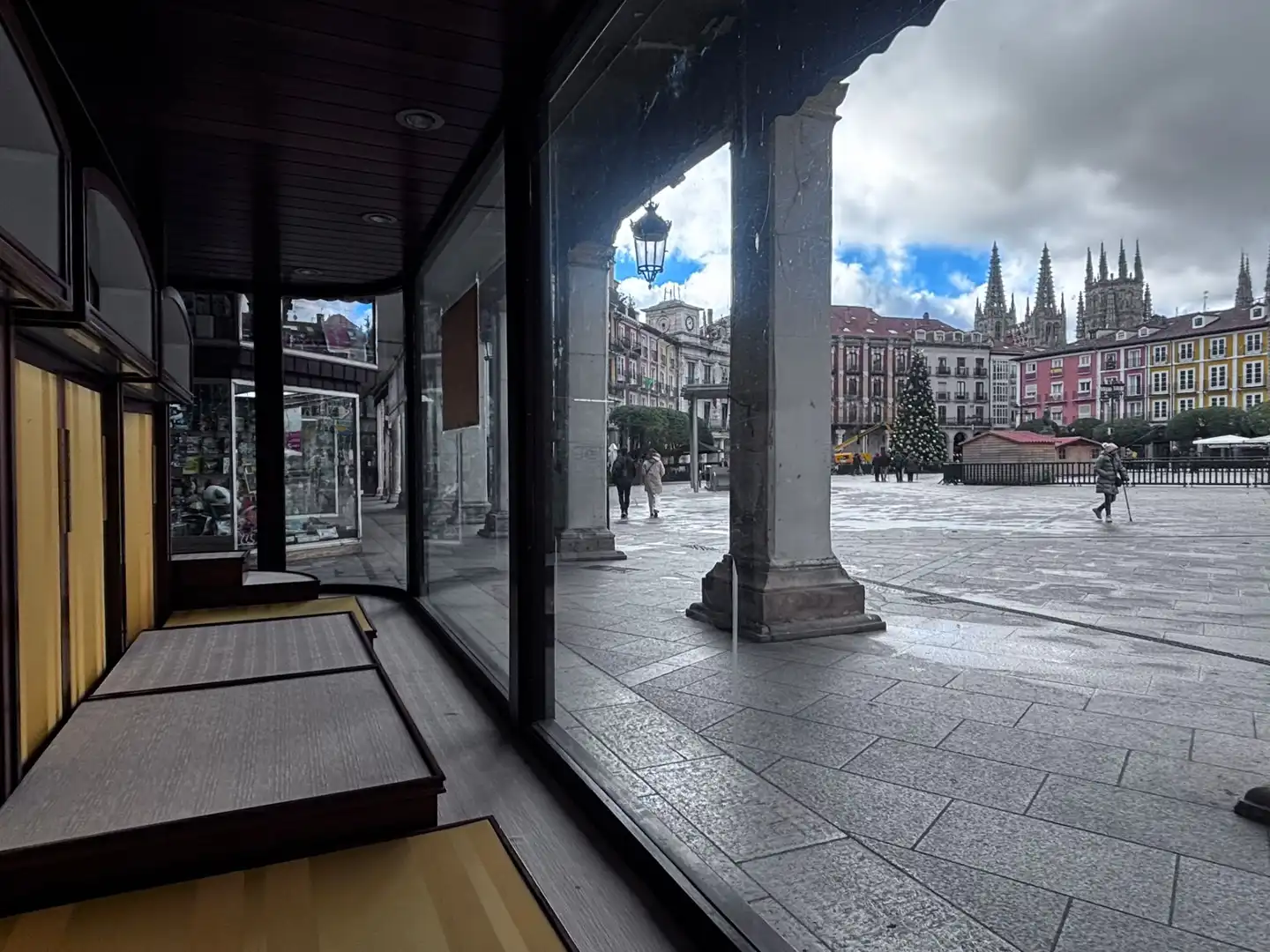 Exterior view of Commercial properties for rent in Burgos  with Air Conditioner, Heating and Furnished
