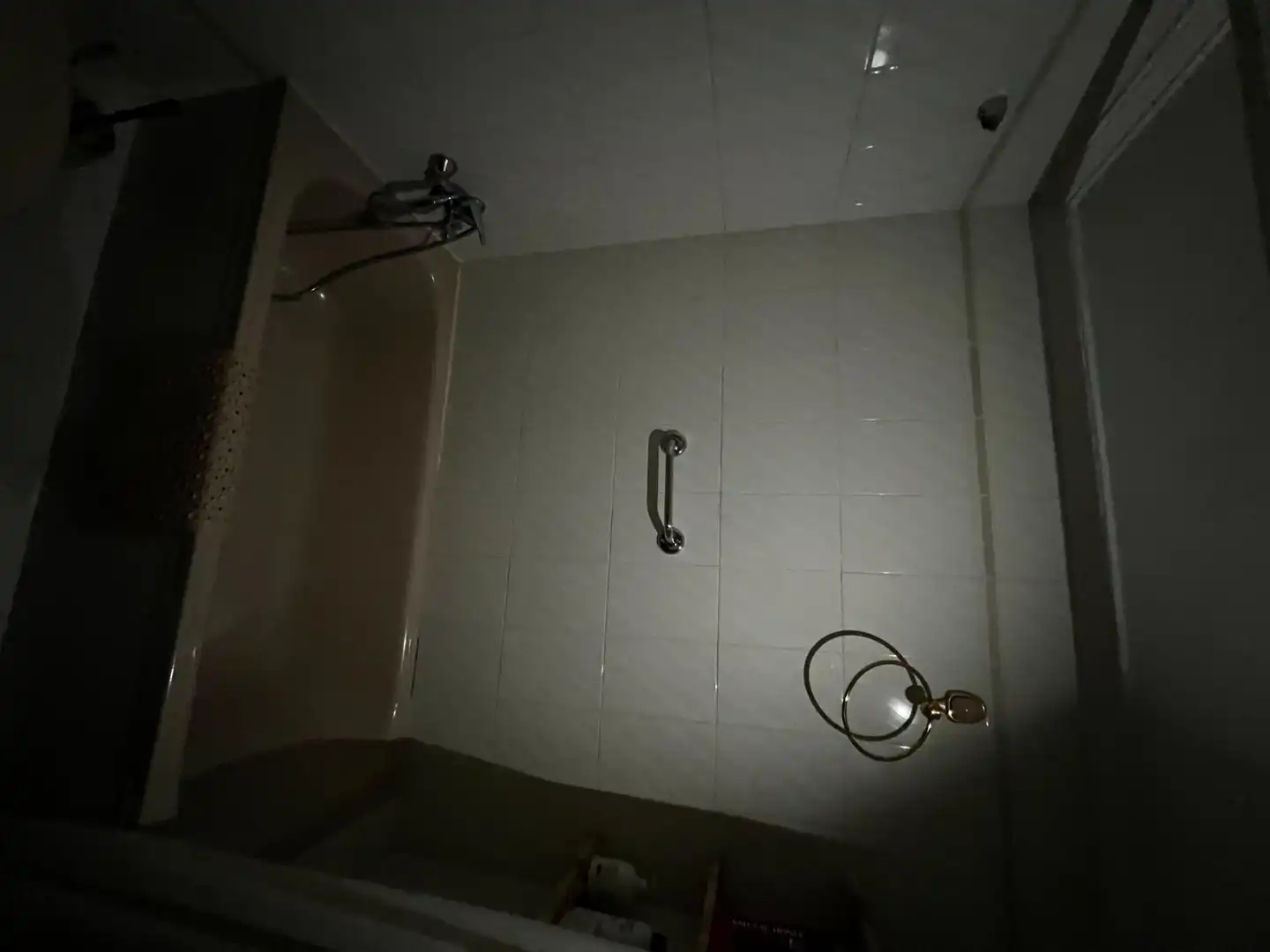 Bany de Apartament en venda en Fuengirola amb Aire condicionat, Terrassa i Piscina comunitària