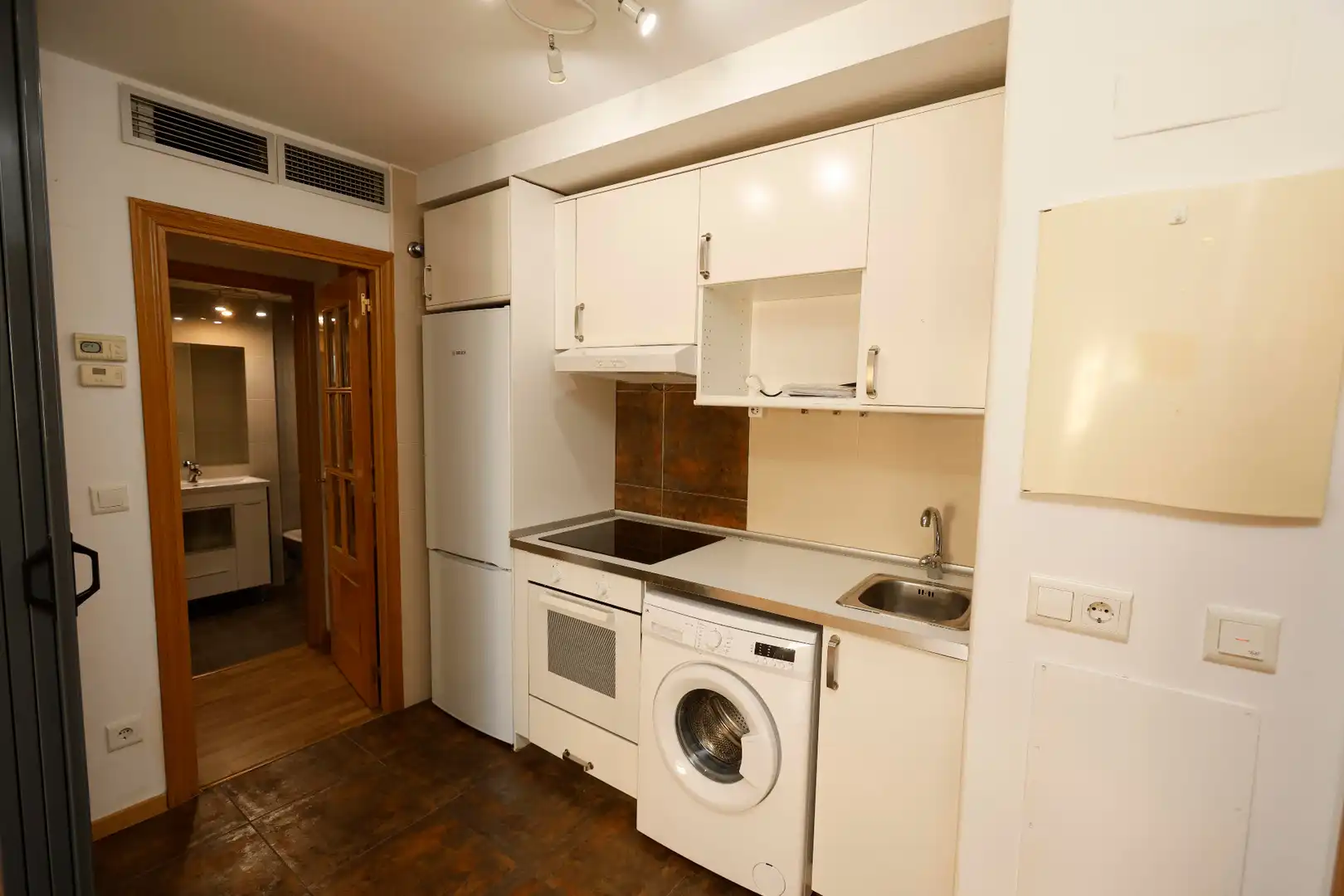 Cocina de Apartamento en venta en Zaragoza con Aire acondicionado, Calefacción y Horno