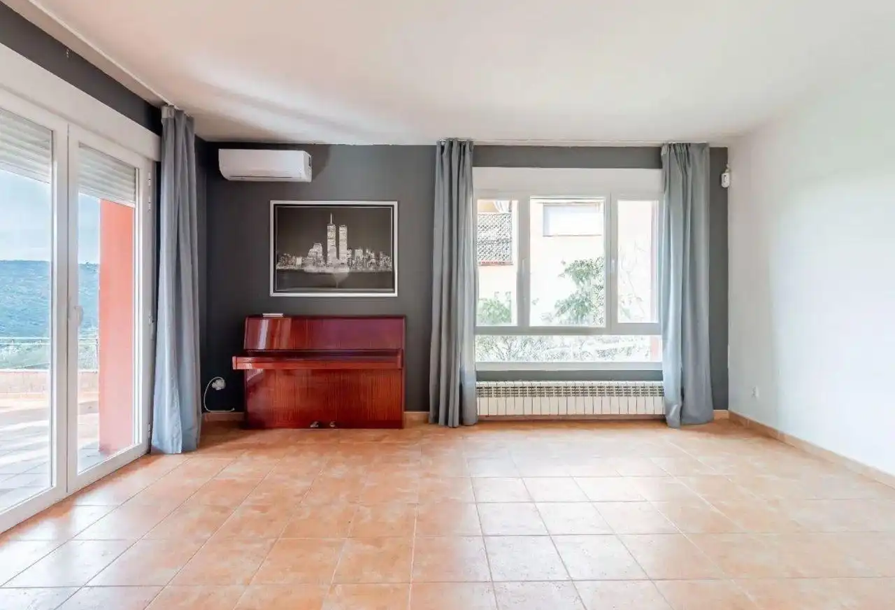 Sala de estar de Casa o chalet en venta en Robledo de Chavela con Aire acondicionado, Calefacción y Jardín privado