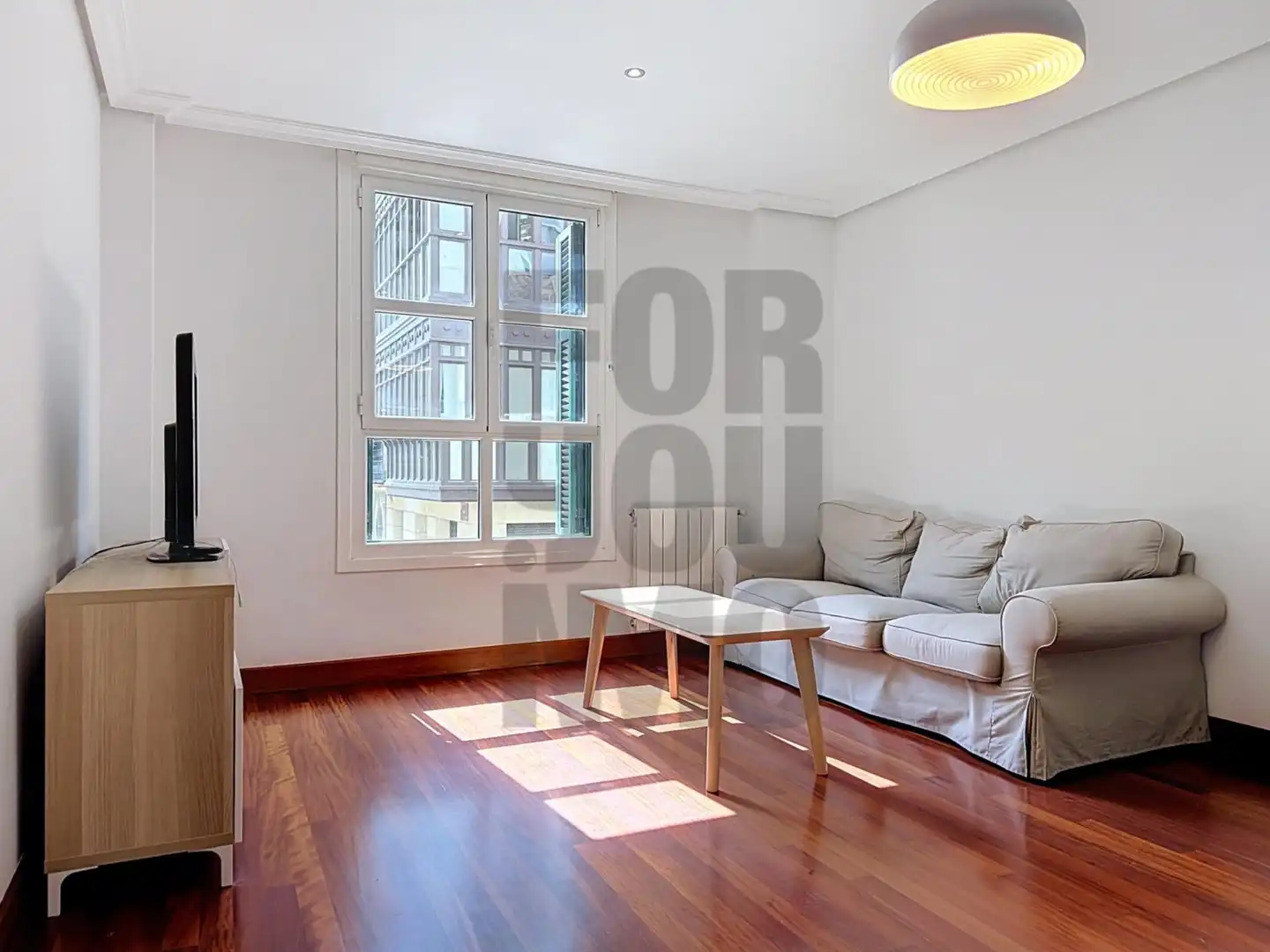 Sala de estar de Piso en venta en Irun  con Calefacción, Trastero y Balcón
