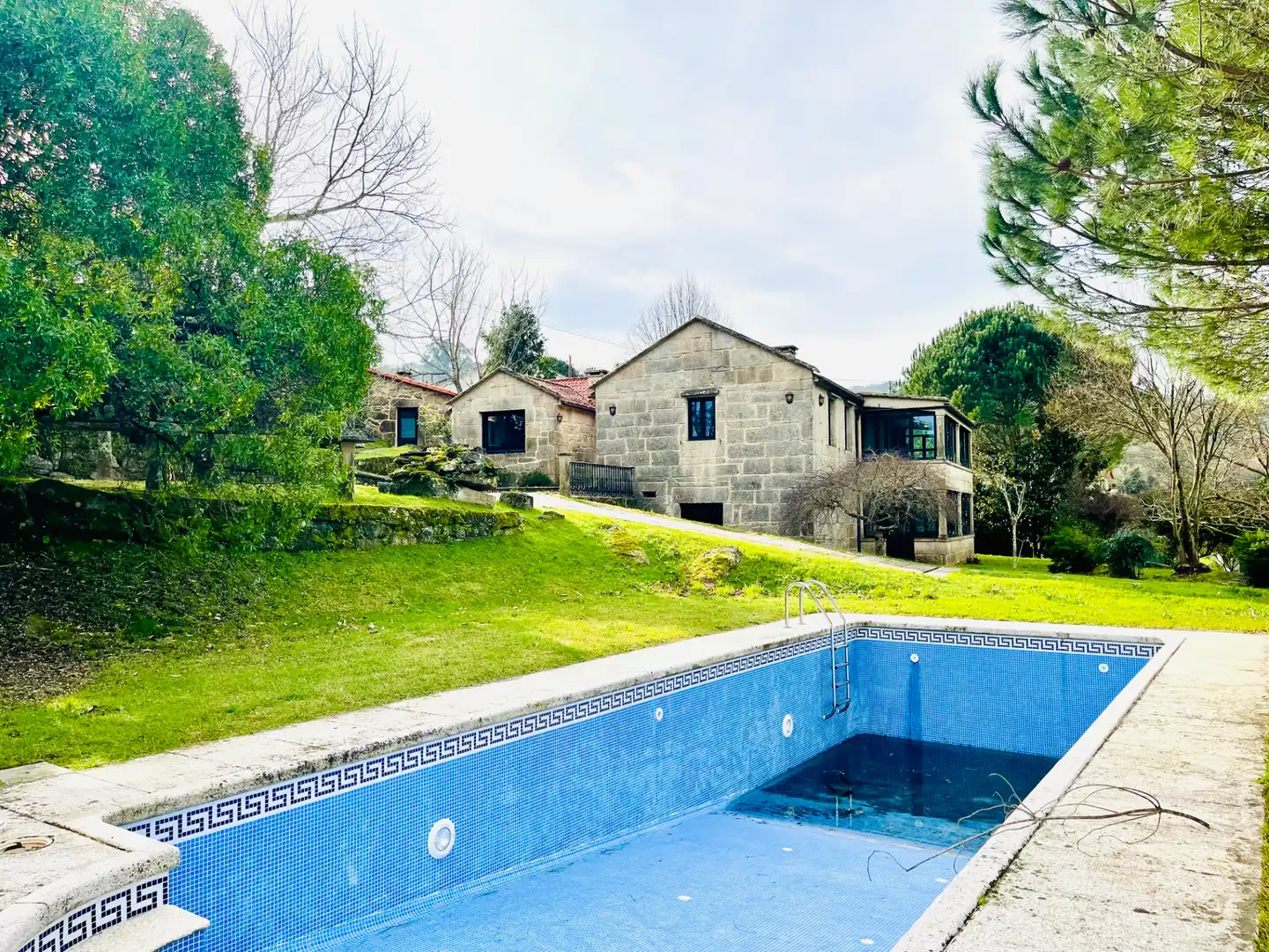 Piscina de Finca rústica en venta en Soutomaior con Calefacción, Jardín privado y Terraza