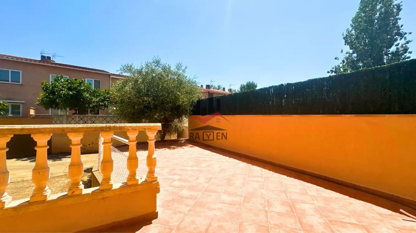 Terraza de Casa adosada en venta en Figueres con Calefacción