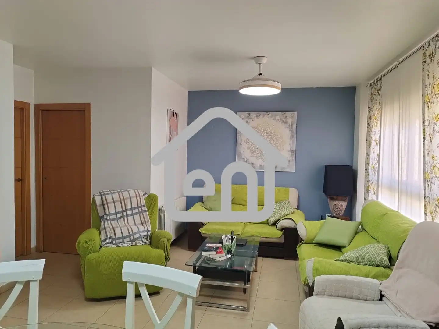 Living room of Detached homes for sale in Requena  with Terrace and Balcony