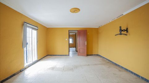 Foto 2 de Casa adosada en venta en Mesa de Lora (de la), Lora del Río, Sevilla