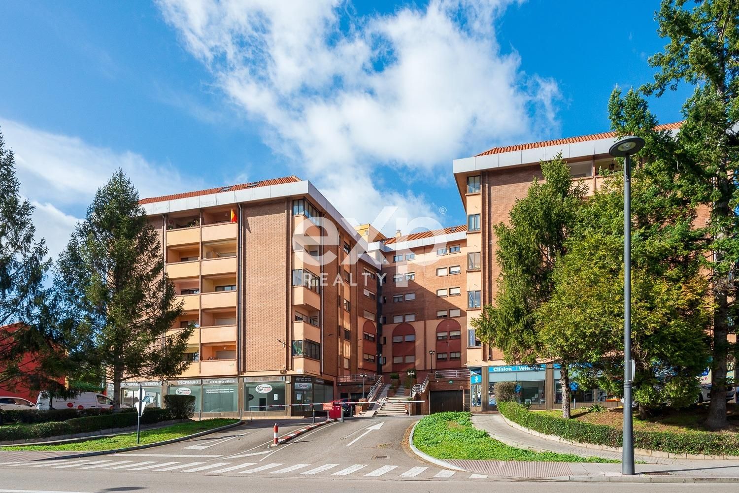 Vista exterior de Pis en venda en Oviedo  amb Calefacció, Terrassa i Traster