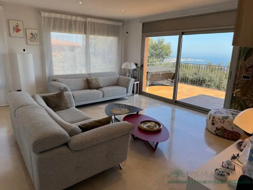 Sala d'estar de Dúplex en venda en Castell d'Aro, Platja d'Aro i s'Agaró amb Aire condicionat, Calefacció i Terrassa