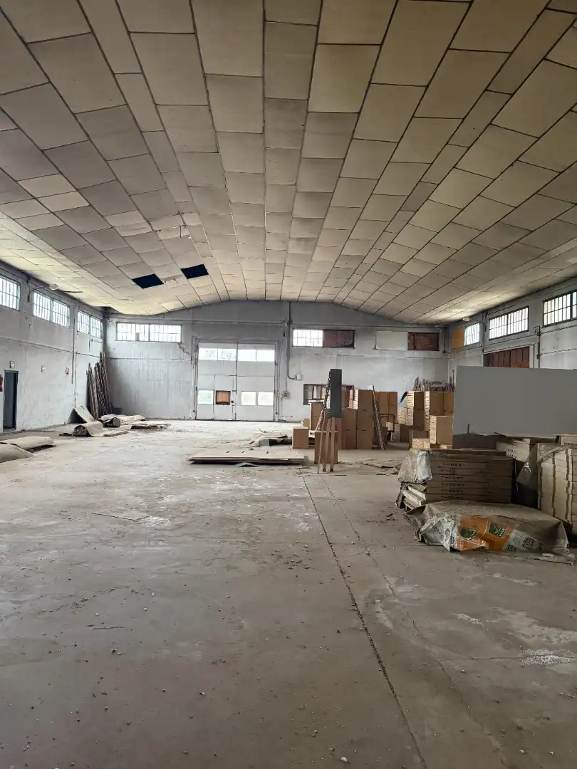Nave industrial en venta en Casas de Haro con Alarma