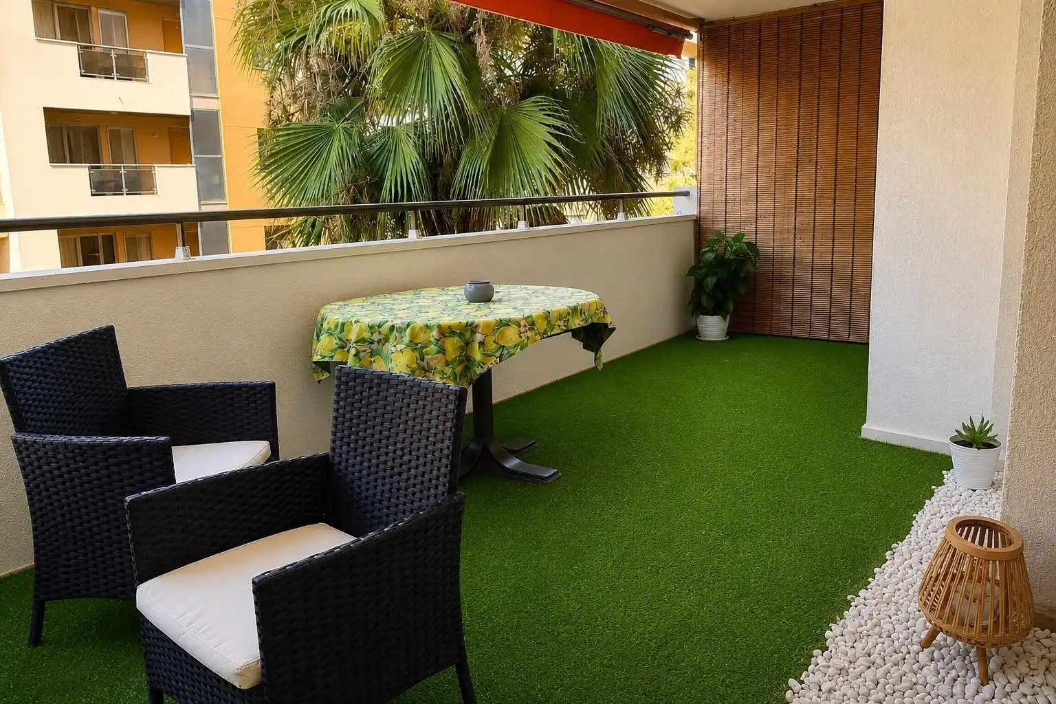 Piso con terraza en venta en Carrer AMADEU VIVES, imagen 3