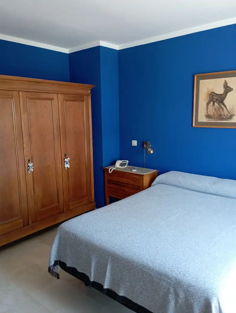 Dormitori de Casa adosada en venda en Marbella amb Aire condicionat, Terrassa i Piscina
