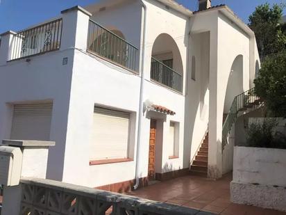 Vista exterior de Casa o xalet en venda en Colera amb Jardí privat, Terrassa i Moblat
