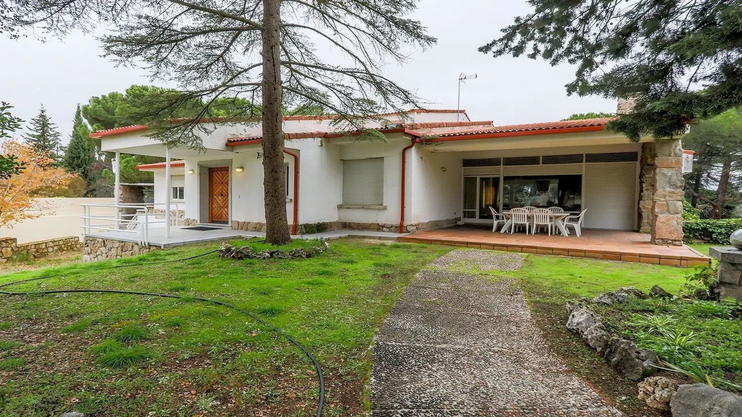 Vista exterior de Pis en venda en  Madrid Capital amb Jardí privat, Traster i Piscina