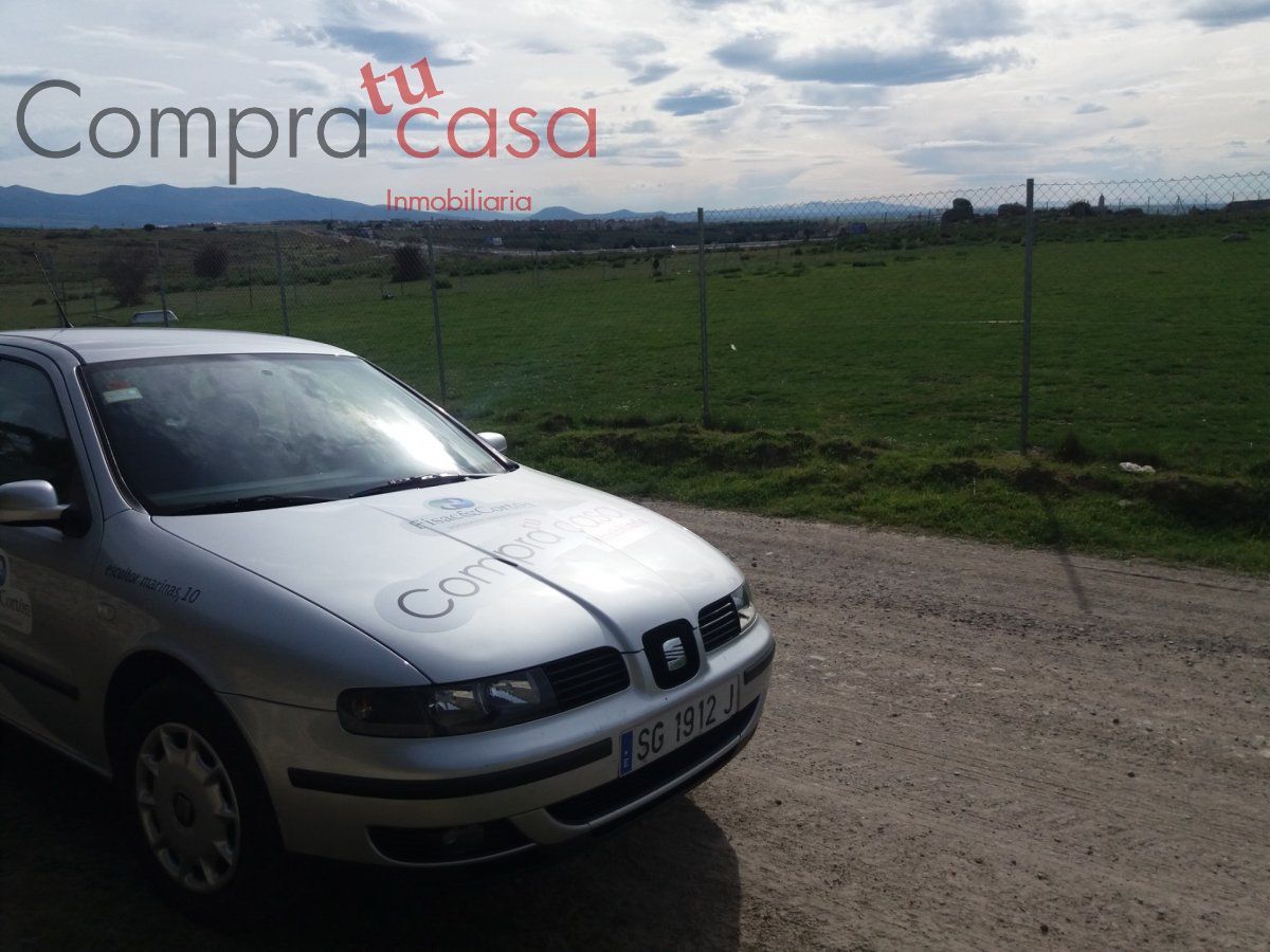 Aparcament de Finca rústica en venda en La Lastrilla 