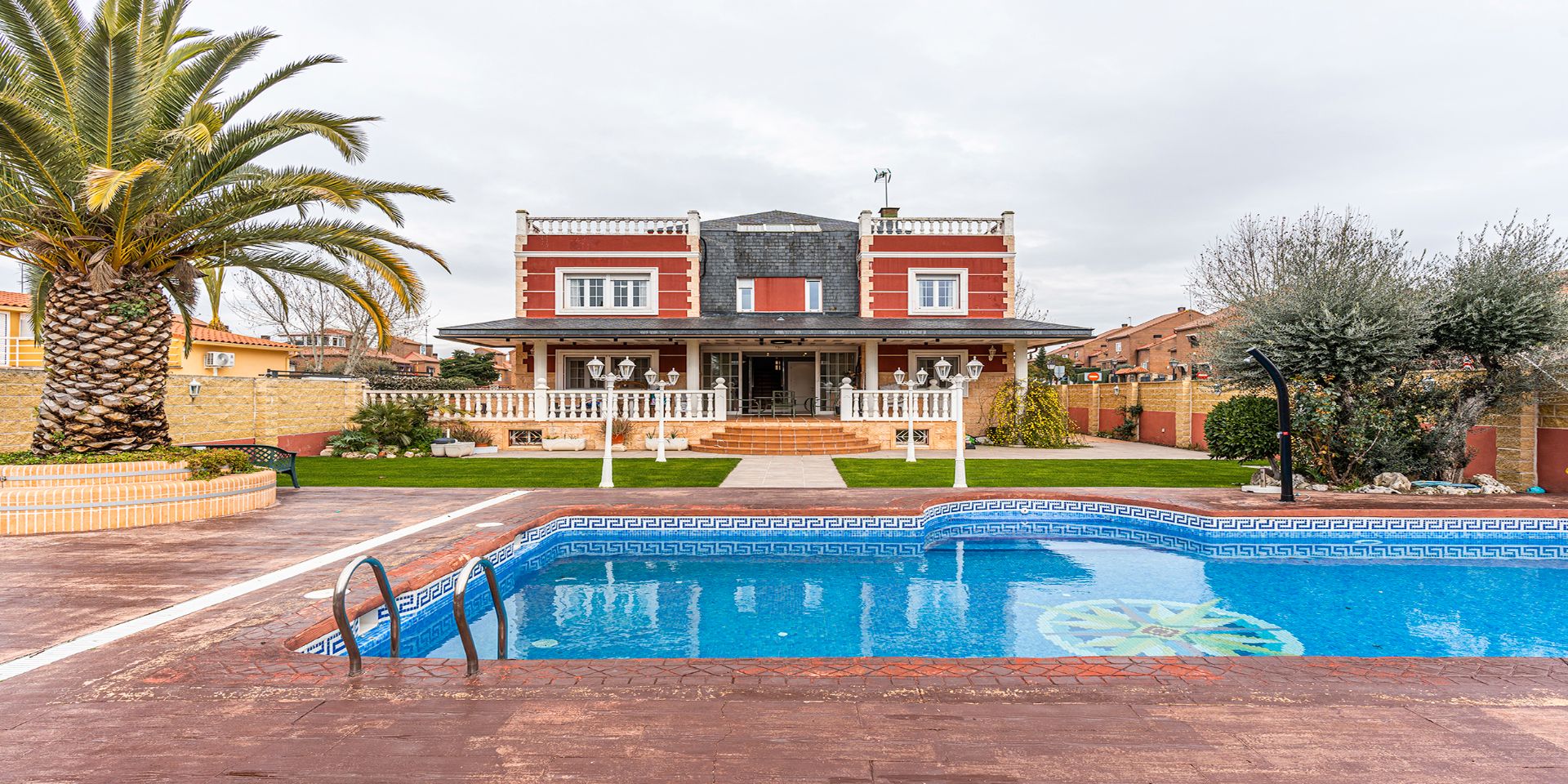 Piscina de Casa o xalet en venda en Arroyomolinos (Madrid) amb Aire condicionat, Calefacció i Jardí privat