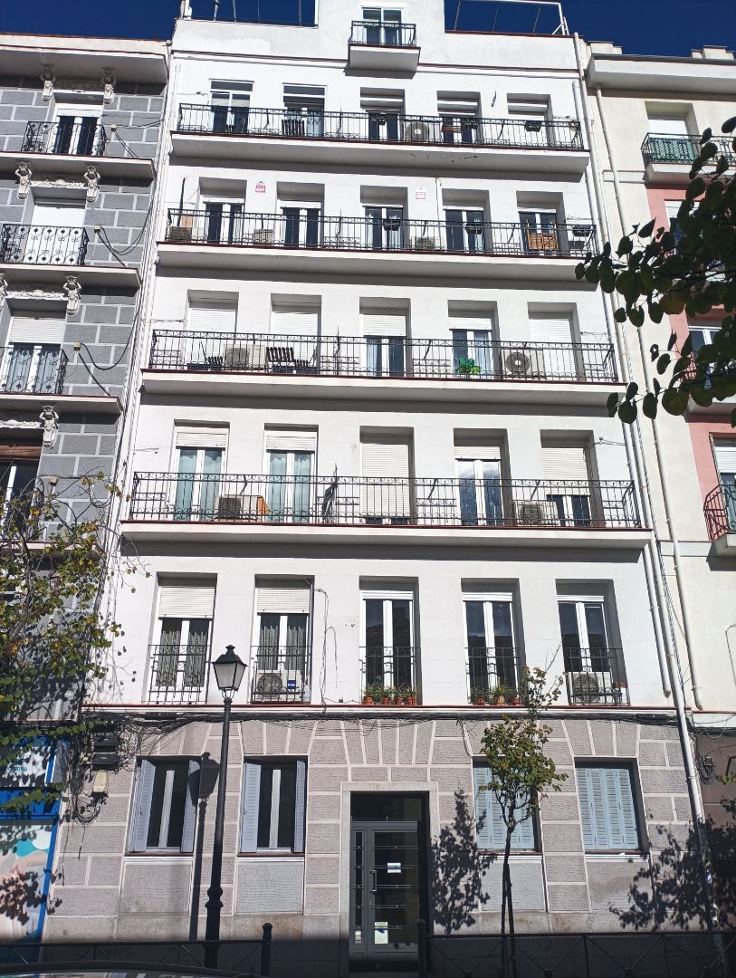 Exterior view of Flat for sale in  Madrid Capital  with Heating and Furnished