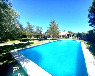 Swimming pool of House or chalet for sale in Fuentes de Ebro  with Air Conditioner, Terrace and Swimming Pool