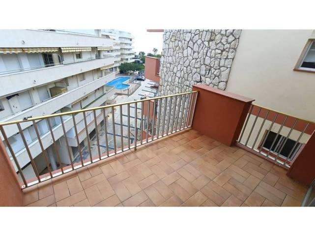 Piso en Venta en Calle d'Isaac Albéniz en La Pineda