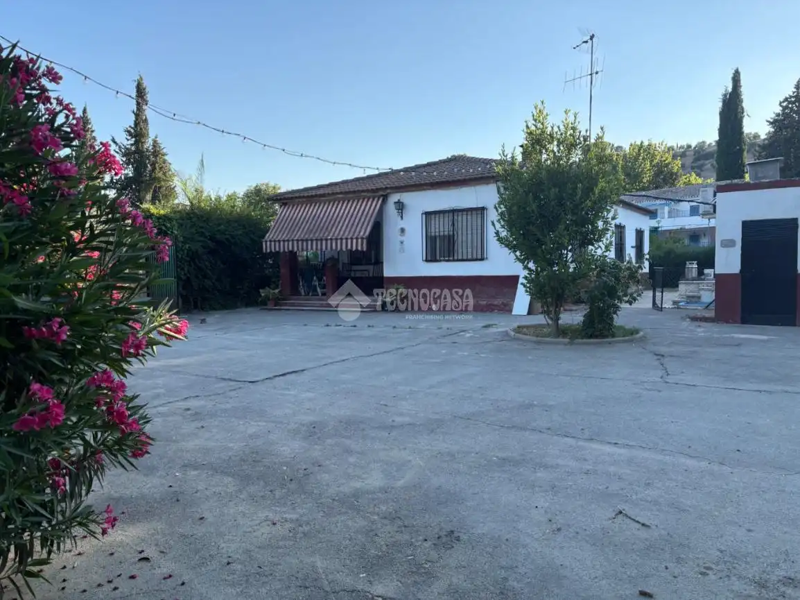 Vista exterior de Finca rústica en venda en Jaén amb Traster i Piscina