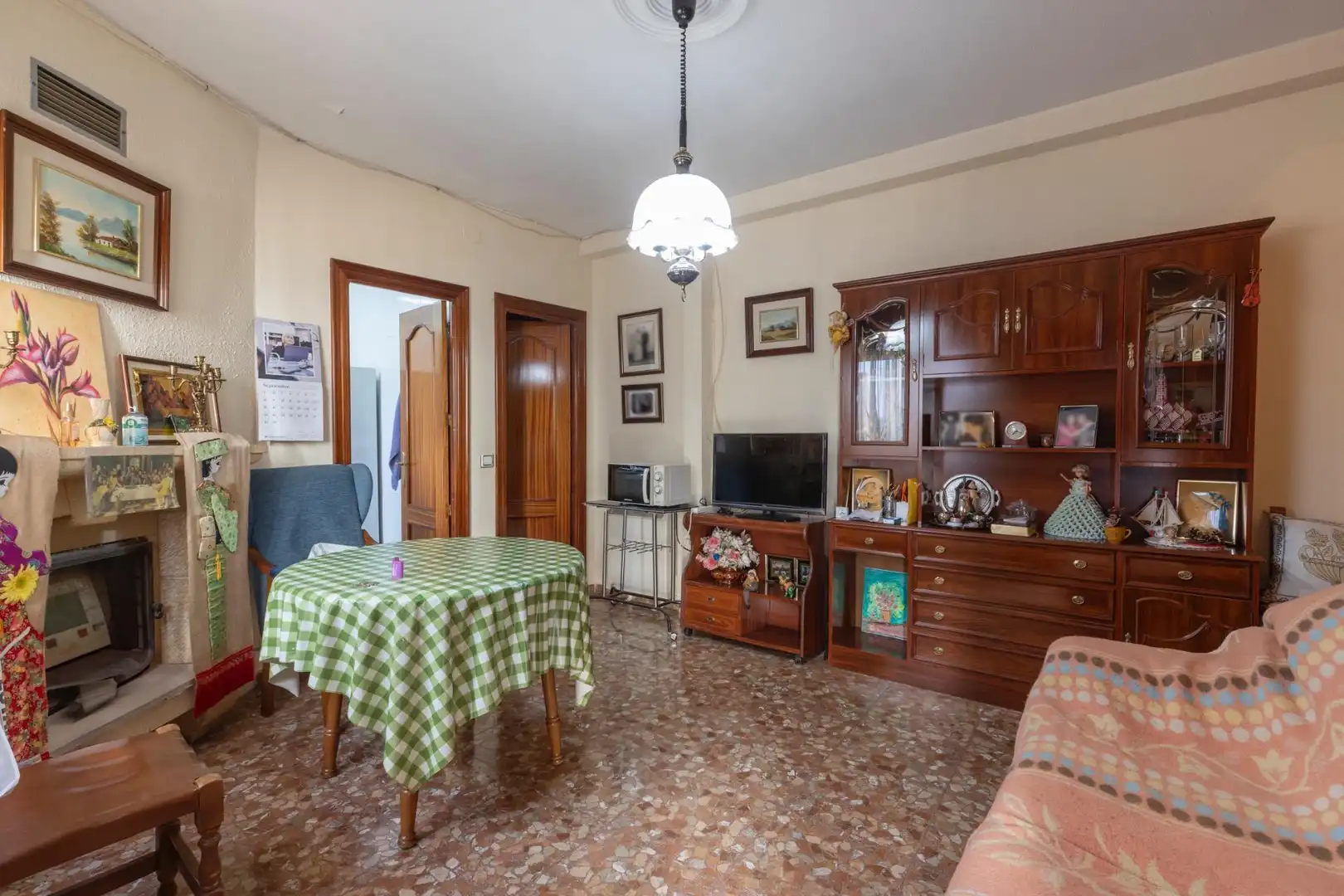 Sala d'estar de Casa o xalet en venda en Campotéjar amb Aire condicionat, Calefacció i Moblat